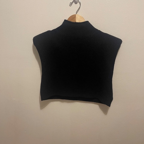 Crescent Mock Neck Cropped Sweater Size S in Black - Picture 8 of 8